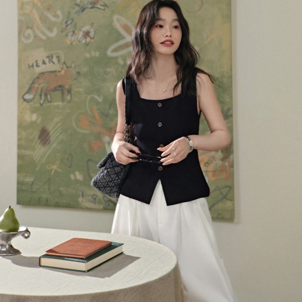 KUOSE Black Sleeveless Top